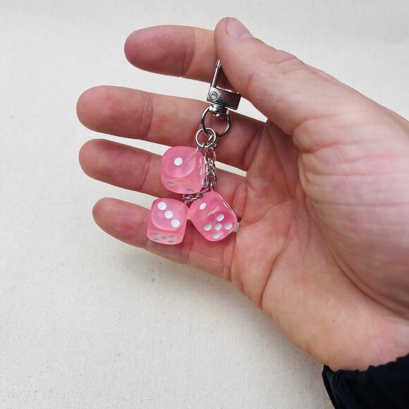 Y2k 2000s vintage style pink dice key chain - Picture 6 of 6